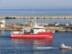 Savona, la Life Support di Emergency  con a bordo 147 profughi entra nel porto di Savona (FOTO E VIDEO)