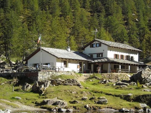 I rifugi del Pinerolese ripartono ma con molte riserve I rifugi del Pinerolese ripartono ma con molte riserve