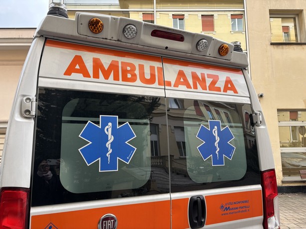 Lavagna, tragedia in spiaggia: anziana muore durante il bagno in mare