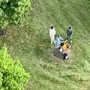 Parrucchieri abusivi, sporcizia e risse: allarme nel giardino Madre Teresa [VIDEO]