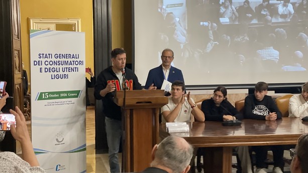 Ex Ilva, la testimonianza agli Stati Generali dei Consumatori: “Dietro la merce c’è l’umanità che produce” Ex Ilva, la testimonianza agli Stati Generali dei Consumatori: “Dietro la merce c’è l’umanità che produce”