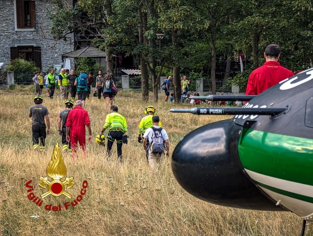 Sos a Forno Alpi Grazie, gruppo scout in difficoltà: 28 bambini salvati con l'elicottero Sos a Forno Alpi Grazie, gruppo scout in difficoltà: 28 bambini salvati con l'elicottero