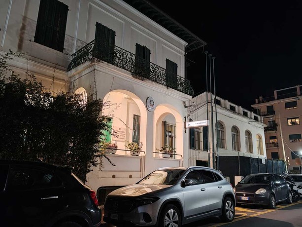 Bambina morta a Bordighera, arrestata la madre: per il medico legale traumi volontari e colpi con oggetti