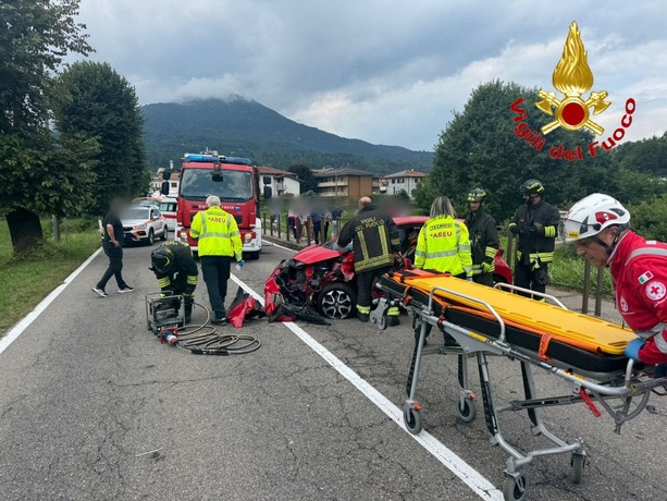 FOTO. Tre incidenti in mezz'ora: schianto a Grantola: tre feriti. Soccori anche ad Azzate e Cassano Magnago
