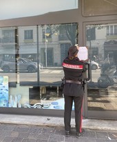 Tentata estorsione aggravata, il Questore dispone la chiusura per un mese di un bar di Albisola