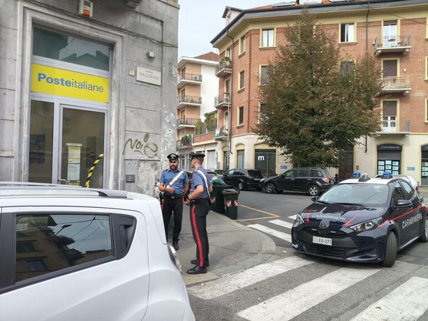 Aveva rapinato l'ufficio postale di corso Palermo: i carabinieri incastrano un 50enne "cliente affezionato" Aveva rapinato l'ufficio postale di corso Palermo: i carabinieri incastrano un 50enne "cliente affezionato"