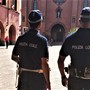 Da dieci anni anni circolava privo di assicurazione, da sedici era senza patente: fermato dalla Polizia Locale albese