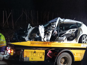 Scontro tra auto e camion a Novello: ferito gravemente 26enne