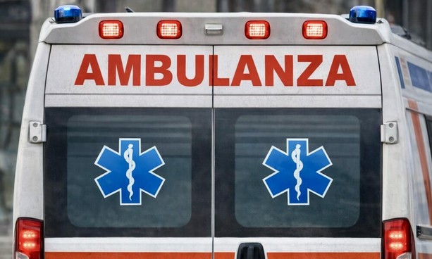 Scontro alla rotonda dell'Esselunga di Masnago, ferito un motociclista Scontro alla rotonda dell'Esselunga di Masnago, ferito un motociclista