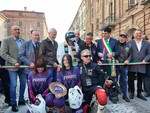 Fossano è “internazionale” con il “Motoraduno di Primavera” inaugurato oggi in via Roma [FOTO]