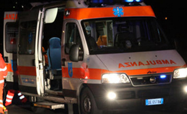 Scontro frontale in via Don Orione, a Bra: grave un ragazzo di 18 anni