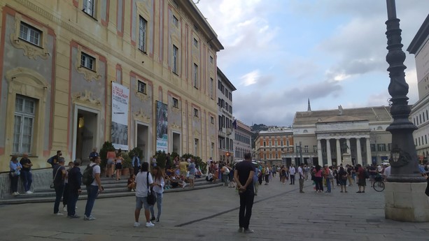Green pass, terza manifestazione e corteo a Genova, mentre c'è chi propone il blocco autostradale Green pass, terza manifestazione e corteo a Genova, mentre c'è chi propone il blocco autostradale