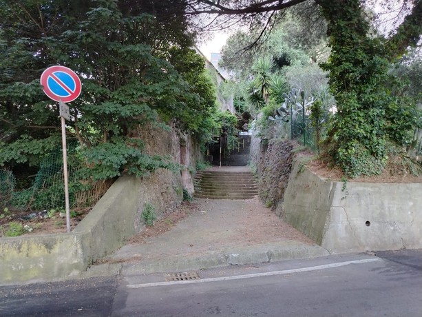 26enne accoltellata in via Bresciana, il testimone-soccorritore: &quot;Urlava chiedendo aiuto. Abbiamo tamponato la ferita aspettando i soccorsi&quot;