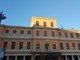 Imperia, armato di coltelli minaccia la moglie e prende a pugni il figlio: peruviano arrestato dalla polizia Imperia, armato di coltelli minaccia la moglie e prende a pugni il figlio: peruviano arrestato dalla polizia