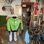 Chiude la storica ciclofficina di Nizza Millefonti: "Questo negozio è stato la mia seconda casa" [FOTO]