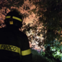 Maxi incendio alle porte di Como, fiamme vicino alle abitazioni: evacuate cinque persone Maxi incendio alle porte di Como, fiamme vicino alle abitazioni: evacuate cinque persone