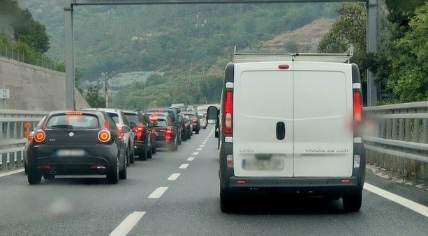 Scontro tra tre mezzi in A10 tra Spotorno e Feglino: un ferito in codice giallo Scontro tra tre mezzi in A10 tra Spotorno e Feglino: un ferito in codice giallo