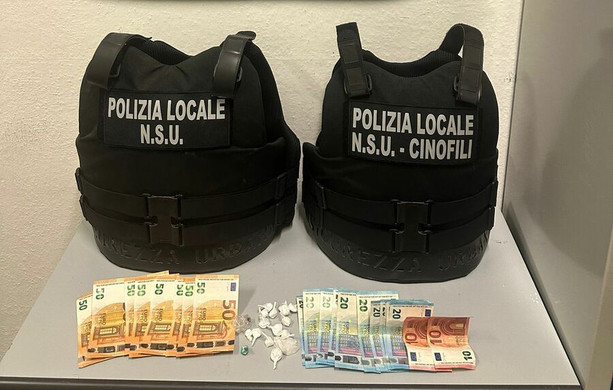 Loano, sorpreso con 16 dosi di cocaina in auto: la segnalazione dei cittadini porta a un arresto per spaccio