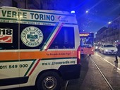 Scontro tra un'auto e un bus nella notte in via Madama Cristina Scontro tra un'auto e un bus nella notte in via Madama Cristina