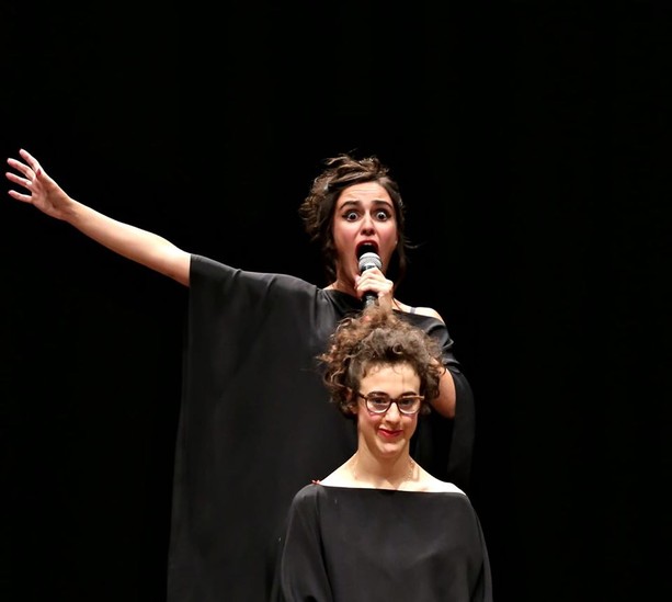 Ironica e coraggiosa: la disabilità sale sul palco a Bricherasio Ironica e coraggiosa: la disabilità sale sul palco a Bricherasio