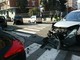 Scontro tra auto all’incrocio, ferita una persona [FOTO]