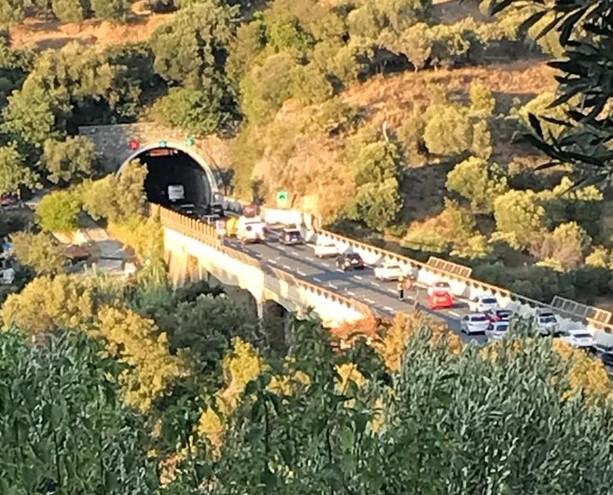 Maxi tamponamento tra 5 auto in A10 a Varazze: traffico in tilt