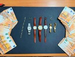 Colpo milionario alla casa d’aste, Rolex e gioielli ritrovati al campo nomadi Colpo milionario alla casa d’aste, Rolex e gioielli ritrovati al campo nomadi
