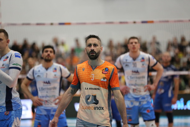 Volley A2M Finale. Mimmo Cavaccini guarda oltre gara-1: &quot;Restiamo concentrati, non vedo l'ora sia giovedì&quot; [VIDEO]
