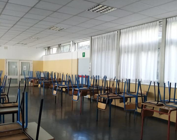 Sacrificare il Natale per salvare le scuole, la scelta del Municipio Levante