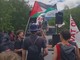 Fuoco al cantiere della Tav e sull’A32, autostrada bloccata: tensione dopo il corteo di Venaus