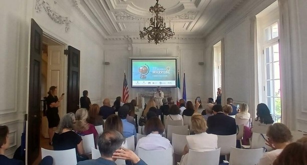 Trasferta a New York, i conti del Comune di Cuneo sono "virtuosi" e per la Fiera del Marrone arriva il "tesoretto" da 25 mila euro di Fondazione Crc Trasferta a New York, i conti del Comune di Cuneo sono "virtuosi" e per la Fiera del Marrone arriva il "tesoretto" da 25 mila euro di Fondazione Crc