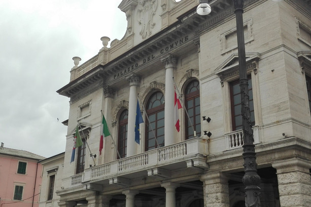 Amministrative Savona 2027, le candidature del centrodestra arrivano dal “palazzo”, ma la base non va oltre il mugugno