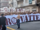 Riparte la Serie A, un migliaio di tifosi granata in corteo contro Cairo dietro lo striscione: "Vattene" Riparte la Serie A, un migliaio di tifosi granata in corteo contro Cairo dietro lo striscione: "Vattene"