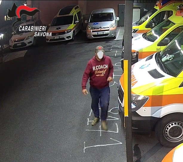 Danni e furti sulle ambulanze tra Borghetto e Borgio Verezzi, denunciati due uomini