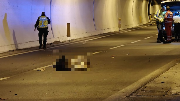 Sanremo, incidente nella galleria del Poggio: morto motociclista 29enne, traffico bloccato verso Taggia (Foto)