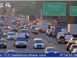 Altro incidente in Autolaghi: due persone soccorse e quattro chilometri di coda verso Milano