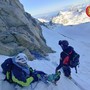 Scialpinista inglese cade e si frattura una gamba sul Monviso: individuato grazie all’allarme satellitare