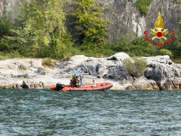 Giovane inabissatosi nel lago Maggiore, a Caldè un'altra giornata di ricerche senza esito