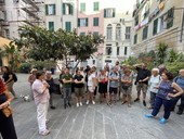 Il Centro Storico non si arrende al declino: in piazza don Gallo il presidio di comunità per riprendersi gli spazi condivisi