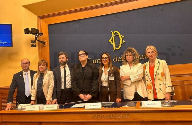 Caso Nessy Guerra, dalla Camera dei Deputati l’appello trasversale della politica: “Il Governo la riporti a casa, non c’è più tempo” (Foto e video) Caso Nessy Guerra, dalla Camera dei Deputati l’appello trasversale della politica: “Il Governo la riporti a casa, non c’è più tempo” (Foto e video)