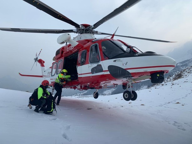 Valanga sul Monte Faraut in Val Varaita: in arrivo l'elicottero dei vigili del fuoco Valanga sul Monte Faraut in Val Varaita: in arrivo l'elicottero dei vigili del fuoco