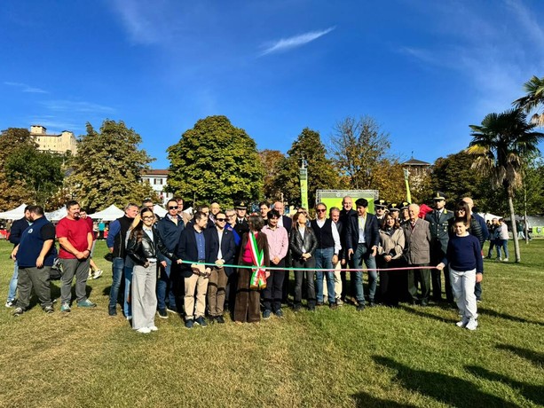 FOTO. Agrivarese, ad Angera è subito pienone: «Un palcoscenico per la nostra agricoltura e per tutto il territorio»