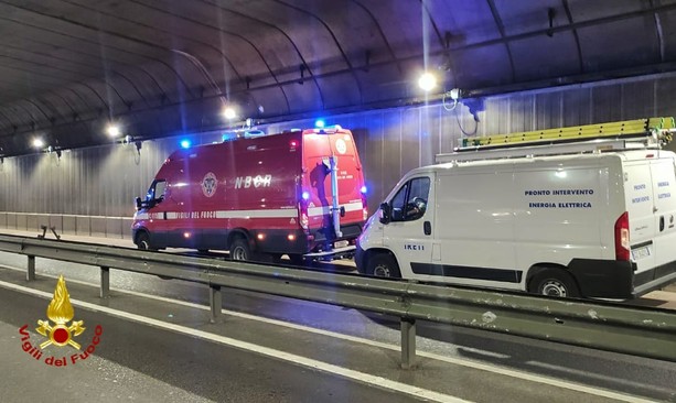 Fuga di gas nel sottopasso di corso Regina Margherita, traffico deviato Fuga di gas nel sottopasso di corso Regina Margherita, traffico deviato