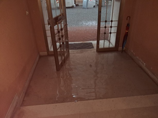 Savona, forti piogge del mattino causano allagamenti in città (FOTO e VIDEO)
