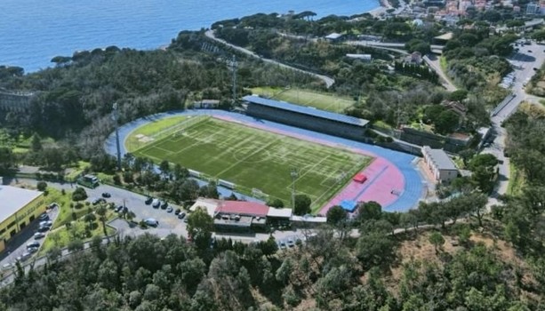 Calcio, Serie D. Rebus campi per l'esordio in Coppa. Celle Varazze - Imperia verso le porte chiuse, incognite anche su Vado - Sanremese