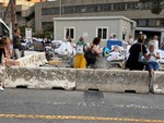 Paura al pronto soccorso del San Martino: incendio all’esterno, pazienti evacuati