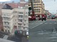 Paura in piazza Crispi: parte del tetto crolla in mezzo alla strada