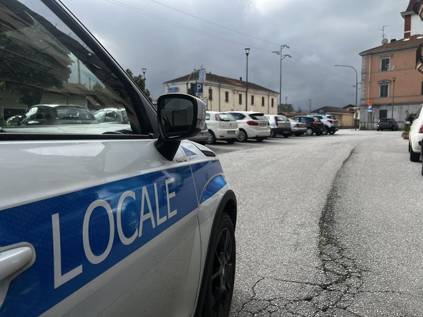 Investe due vigilesse a Cairo, i carabinieri denunciano una 57enne Investe due vigilesse a Cairo, i carabinieri denunciano una 57enne