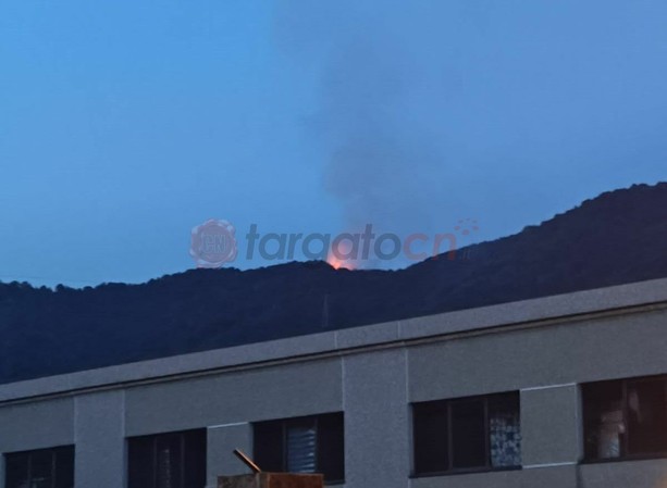 Incendio boschivo sul Mombracco tra Revello e Rifreddo: notte di lavoro per domare le fiamme