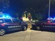 Importunano due ragazze fuori dalla discoteca, interviene a difesa un 22enne e viene colpito con due coltellate: tre arrestati